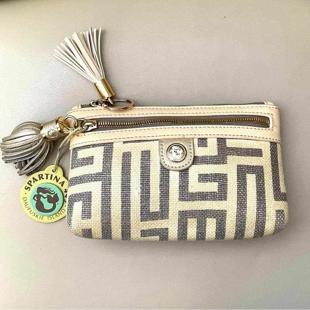 Spartina 449 Gray and Cream Geometric Clutch